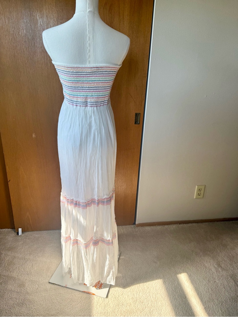 White Strapless Tiered Maxi Dress M Multicolor Smocked Bodice Embroidered - Picture 6 of 10